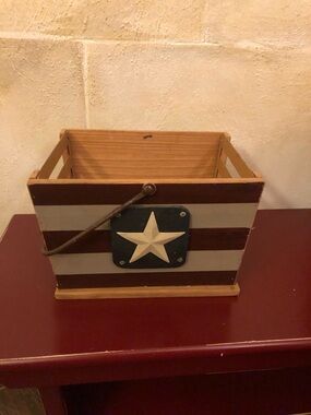 Americana Star Accent Storage Box with Handle
